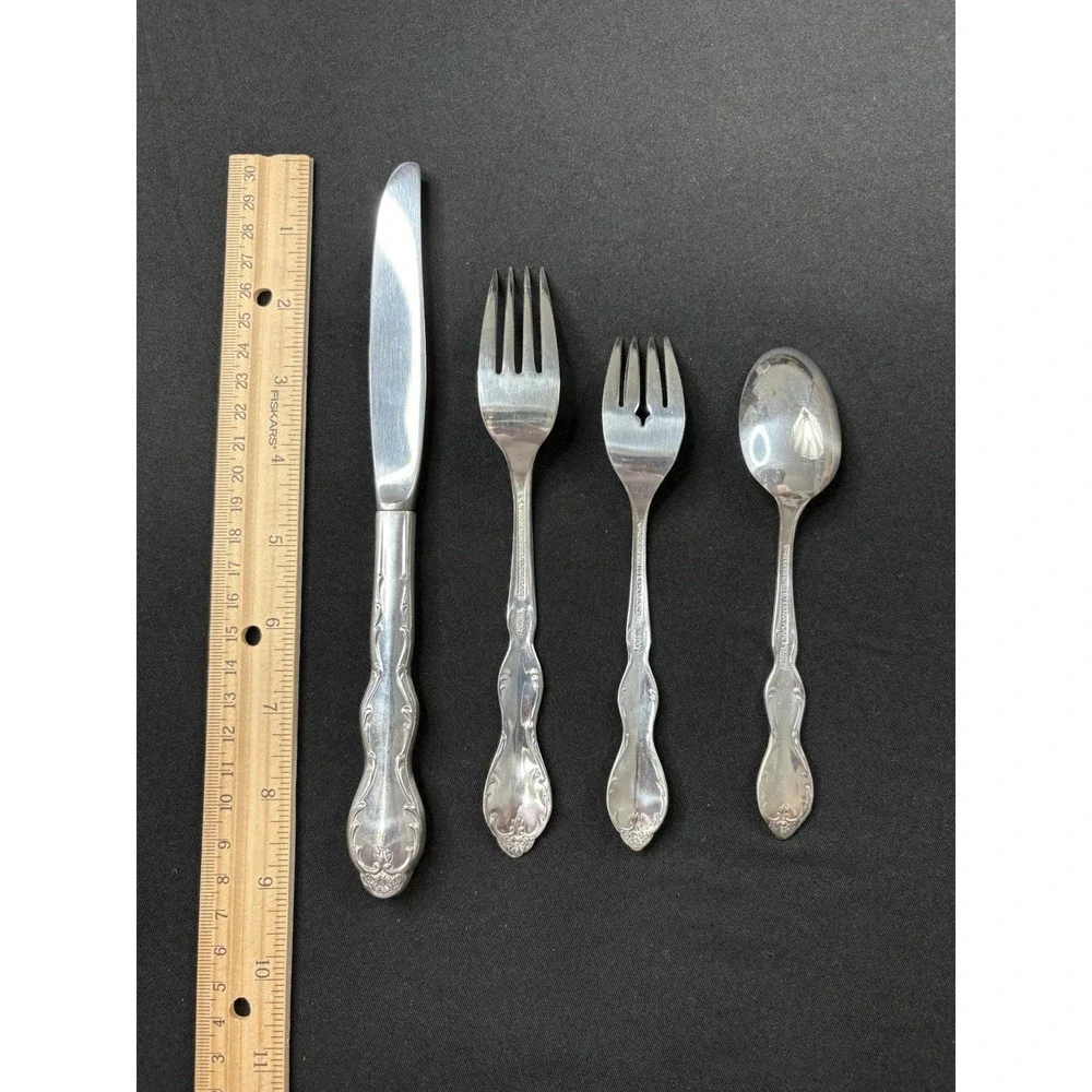 WM. ROGERS MFG CO. CAMELOT/MELODY C. 1960‎ Silver Plate Flatware Stainless 4-Pc